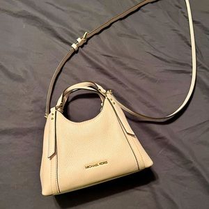 BRAND NEW Light Pink Michael Kors Crossbody!